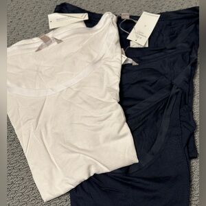 Set of 4 Banana Republic tees, size small (NWT)